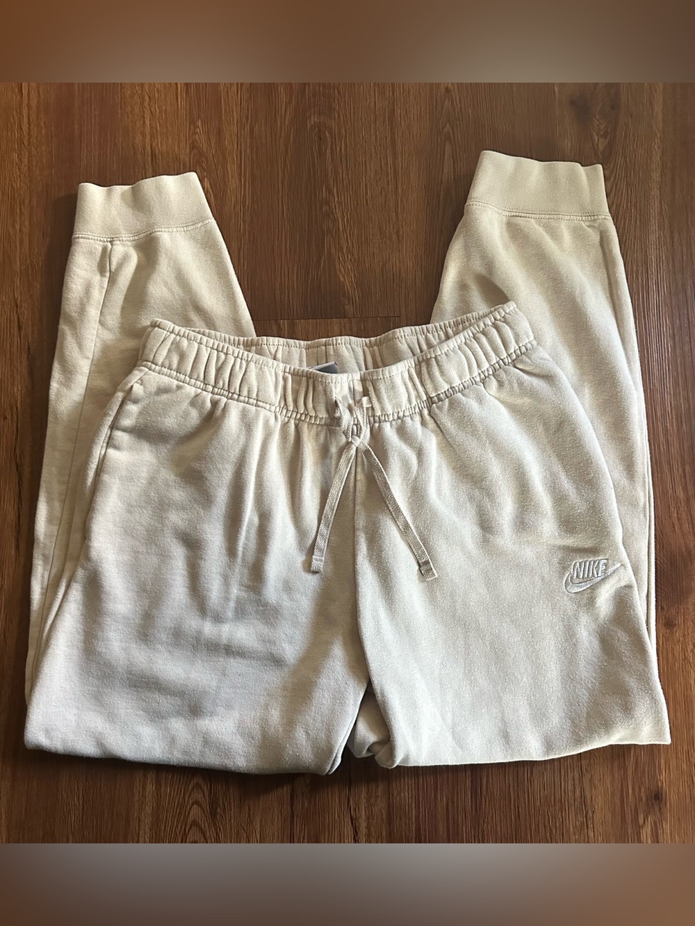 Nike Women’s Oatmeal Cream Workout Jogger Sweatpants with Pockets